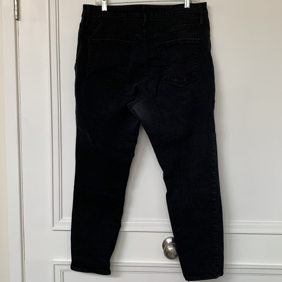 3/$15! Reitmans Women’s High Rise Jeans. Size 33 Petite - Picture 2 of 8